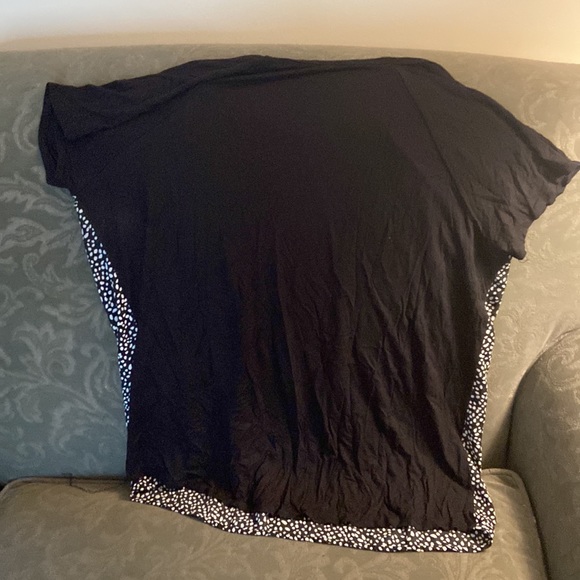 Women’s, Papermoon top. Excellent condition like new.  Mixed material. - Picture 2 of 4